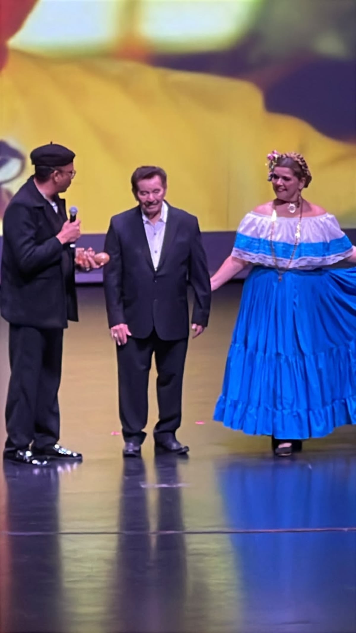 Dorindo Cárdenas y Yamilka brillan entre homenajes y mensajes de esperanza en los Imperial Gold Music Awards