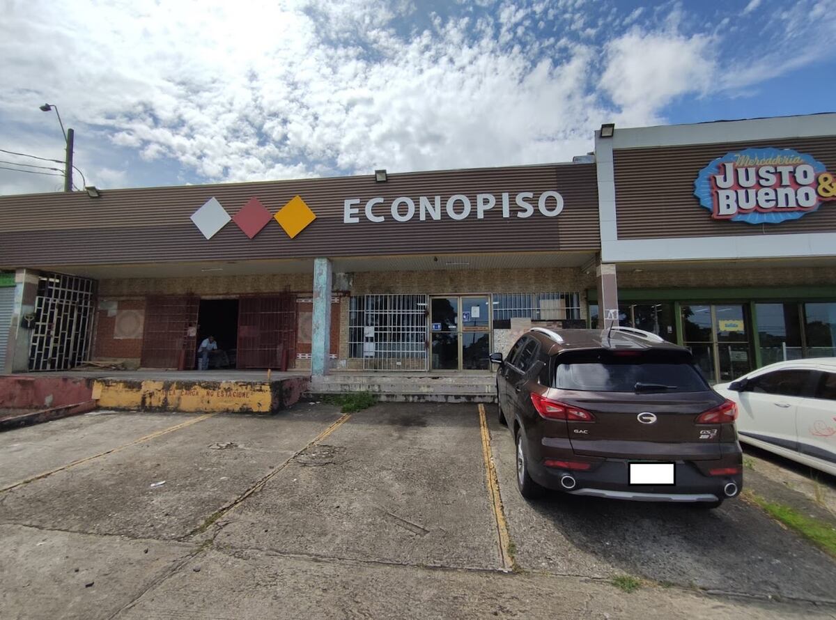 Presunto ladrón muere atascado entre las verjas de local comercial