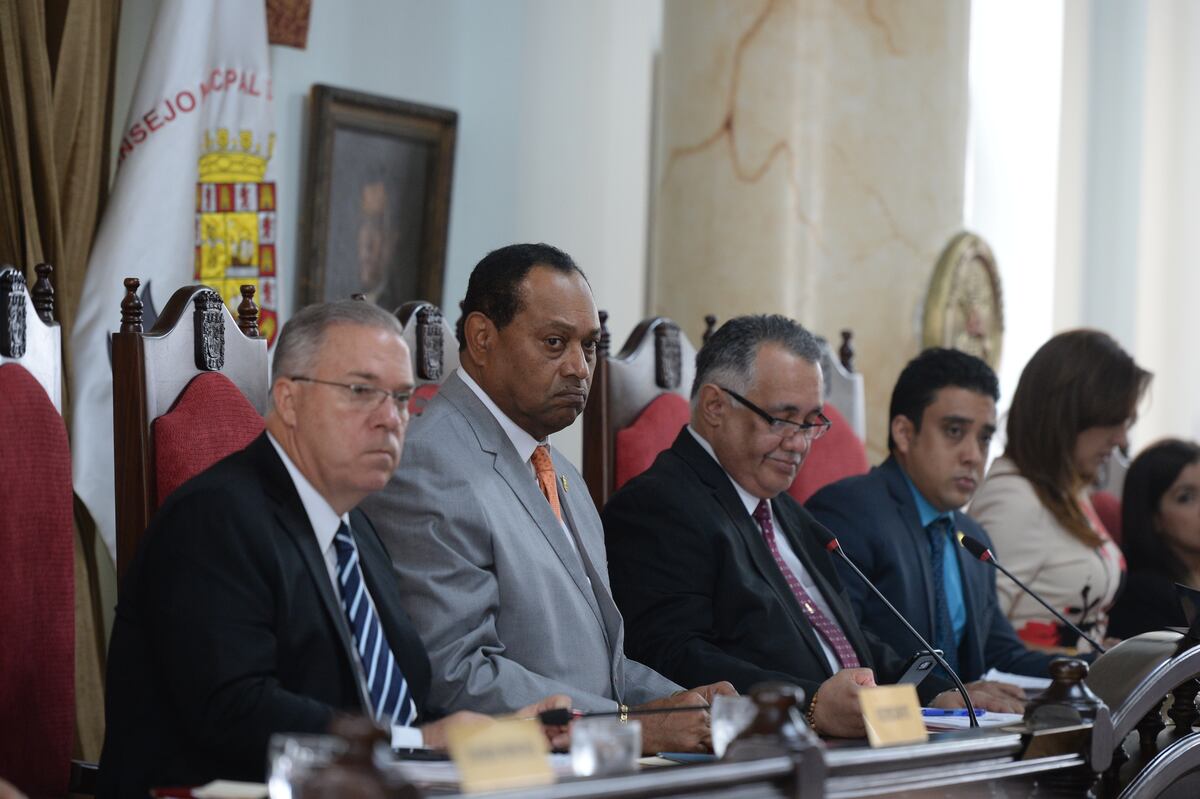 Aumentan multas por mal uso de aceras y otros espacios públicos en el distrito Capital