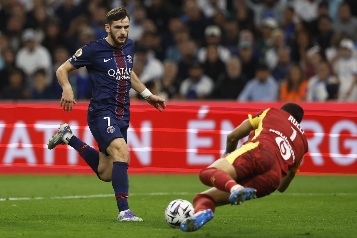 Kvaratskhelia lidera al PSG en la goleada de 5-0 ante Rennes en el Parque Príncipes