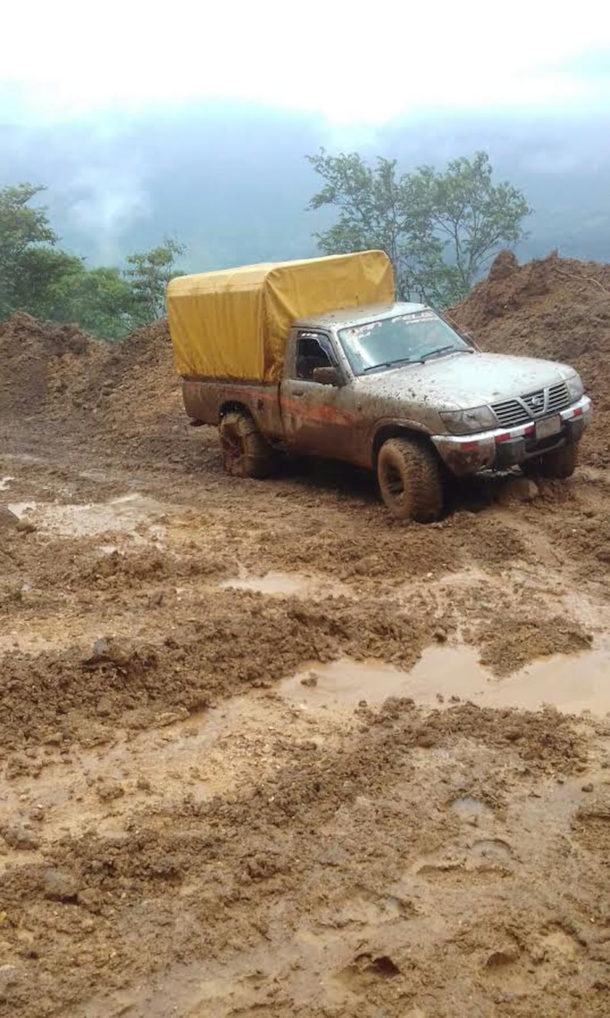 VIDEO| TEMEN POR SUS VIDAS. Docentes siguen pasando páramos para ir a dar clases