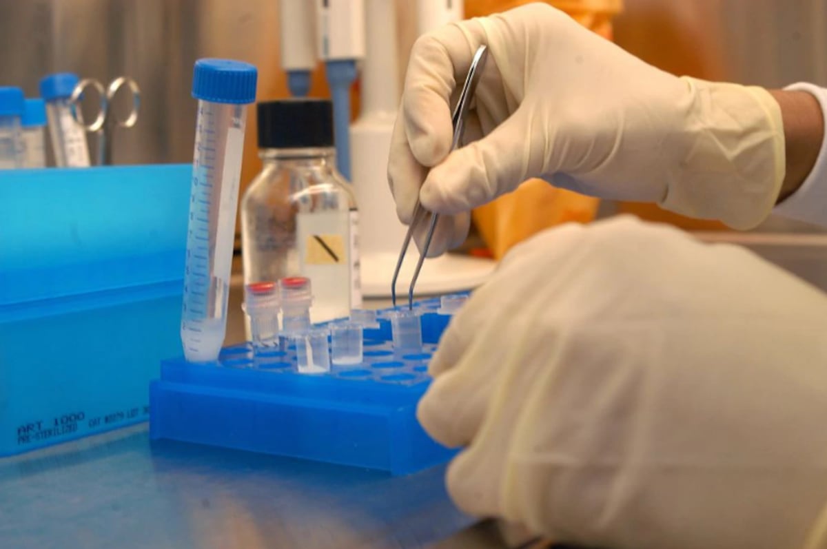 Paro de asistentes de laboratorio clínico se levanta