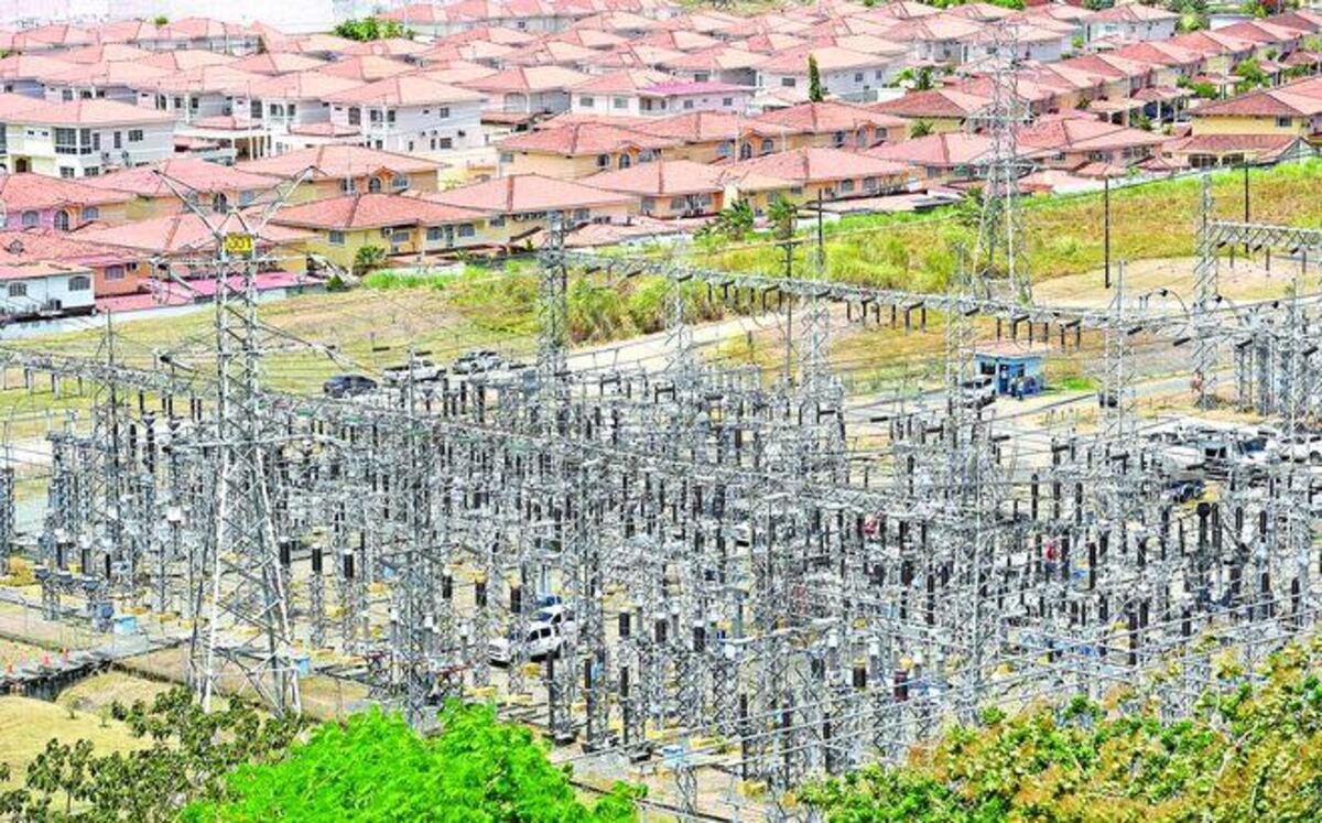 Gobierno pone en marcha operación de la tercera línea de transmisión eléctrica