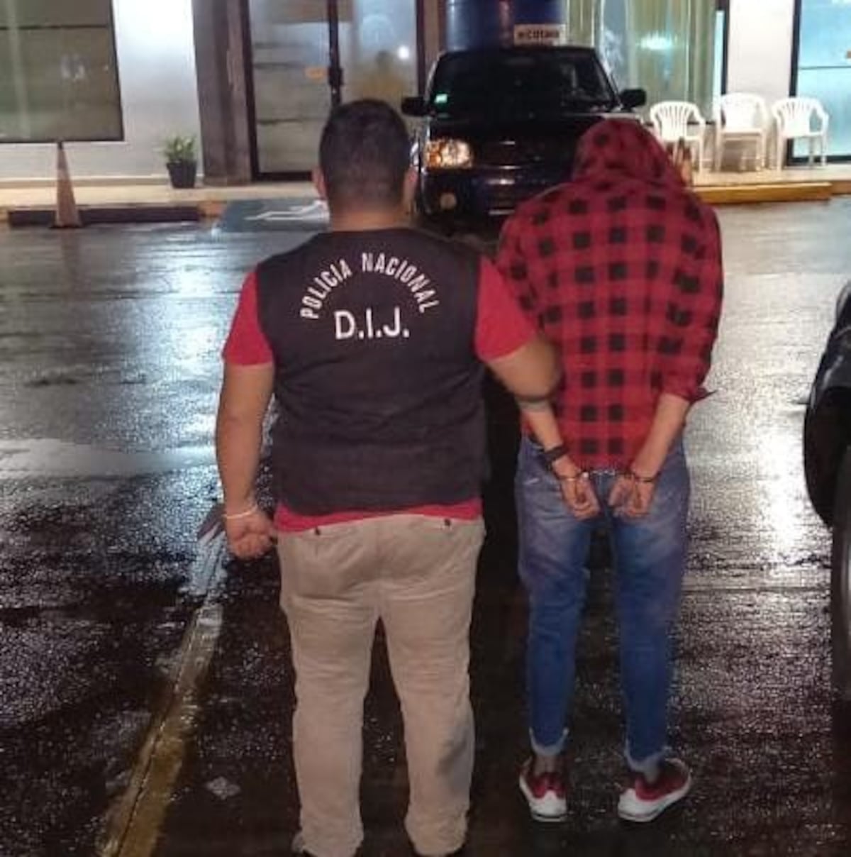 Capturan al sujeto que presuntamente mató a un gato y le prendió fuego. Video