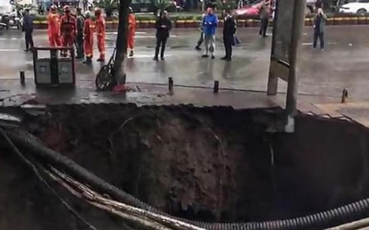 Se abre la tierra y devora a dos personas en China