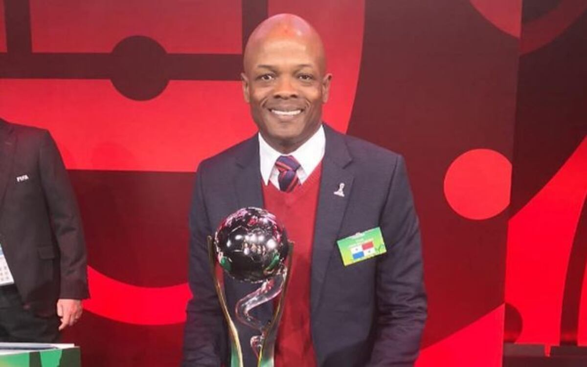 Dely Valdés está 'satisfecho' con derrota y empate ante Colombia