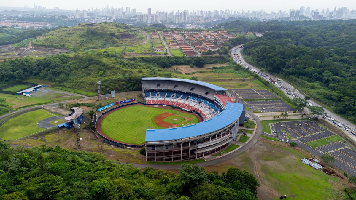 Estadio Rod Carew ya tiene techo completamente renovado