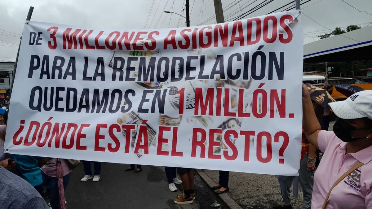 Murciélagos invaden el colegio IPT de Juan Díaz y el Ministerio de Educación, incumpliendo sus promesas