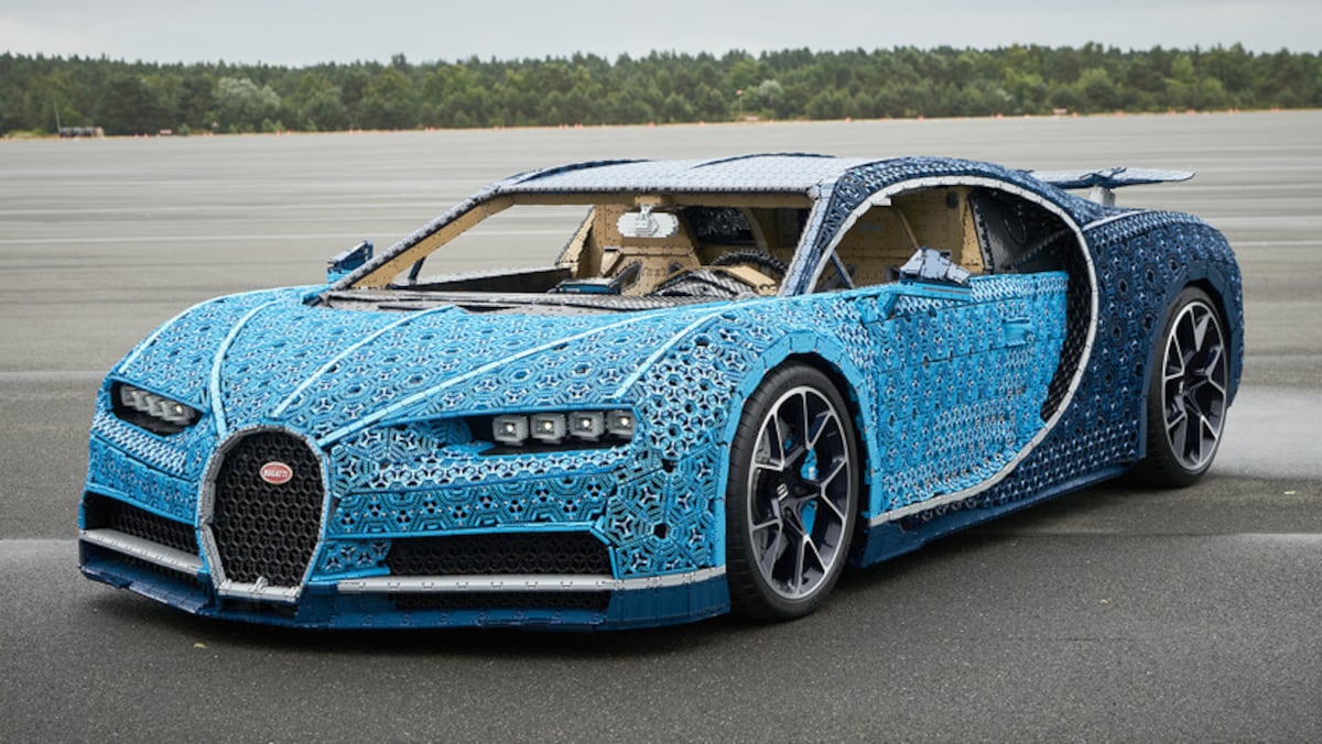 Construyen un superdeportivo Bugatti con lego y se puede manejar
