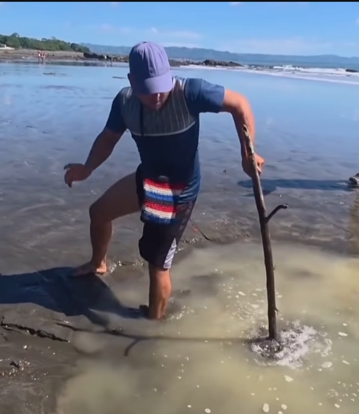 Exclusiva | ¿Burbujas, agua caliente y lodo en la playa? Experto advierte por qué no debes meterte en estas zonas tras un terremoto