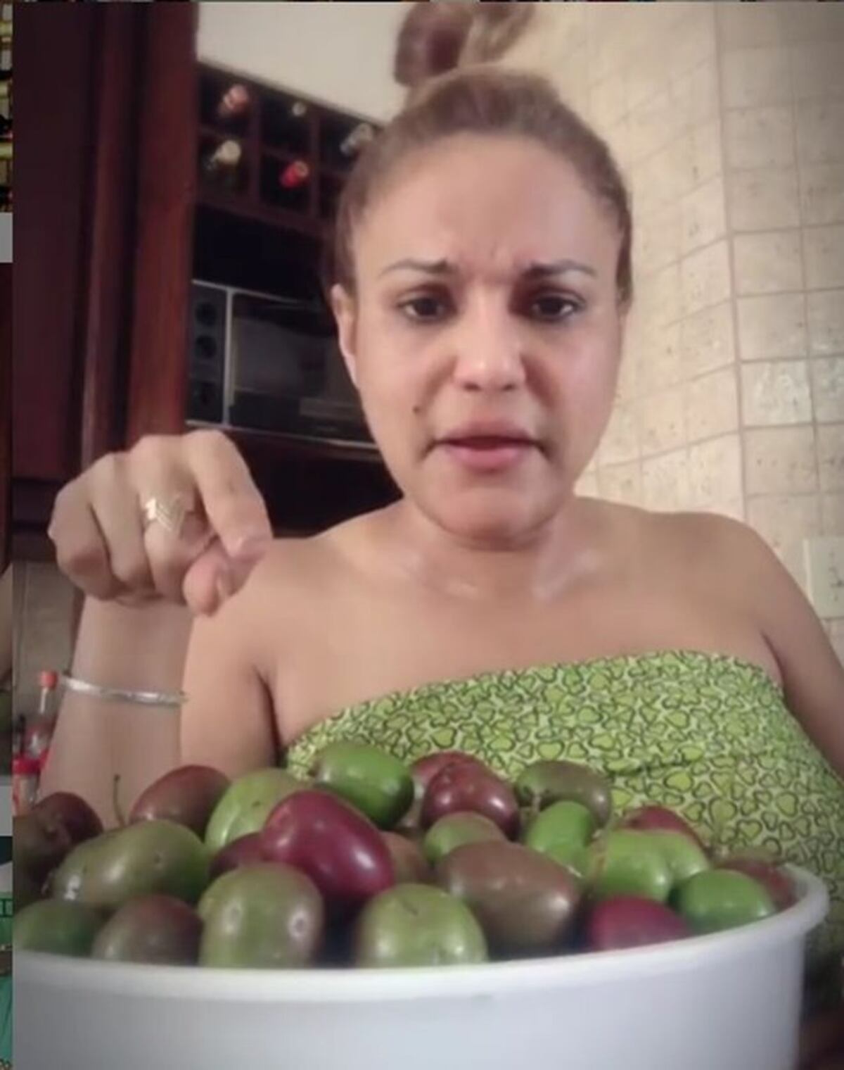 Sandra regalará una moto. Te diremos a son de qué y por qué anda 'inflá'. Video