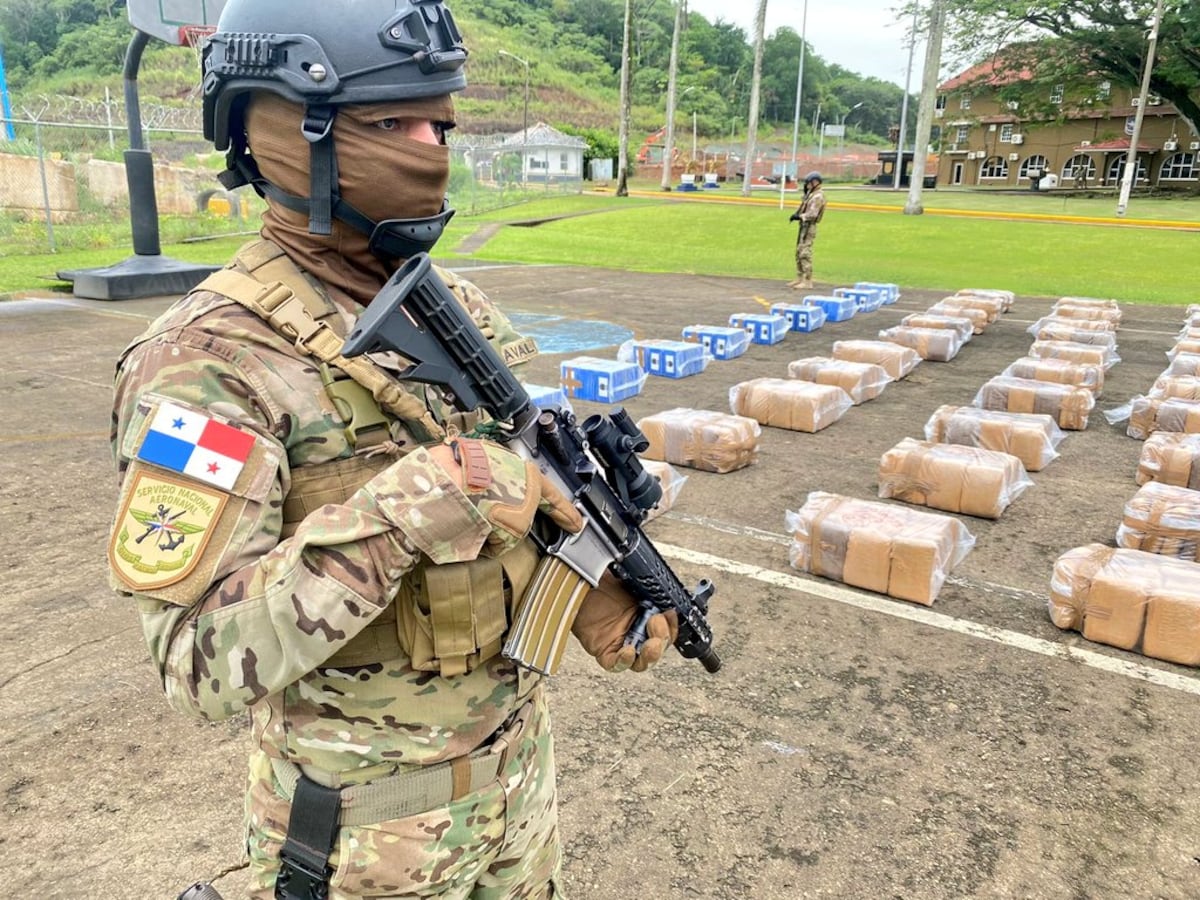 Aeronaval celebra 17 años de servicio