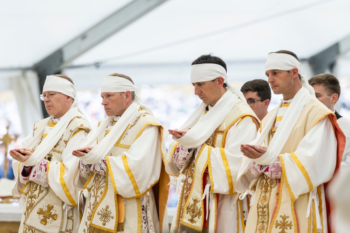 Excomunión sacude a la Iglesia tras desafío directo al papa León XIV