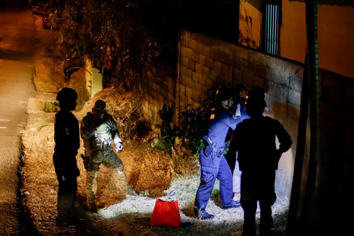 Ciudadanos desafían la cuarentena. Policía retiene a más de 408 personas que no ponen de su parte