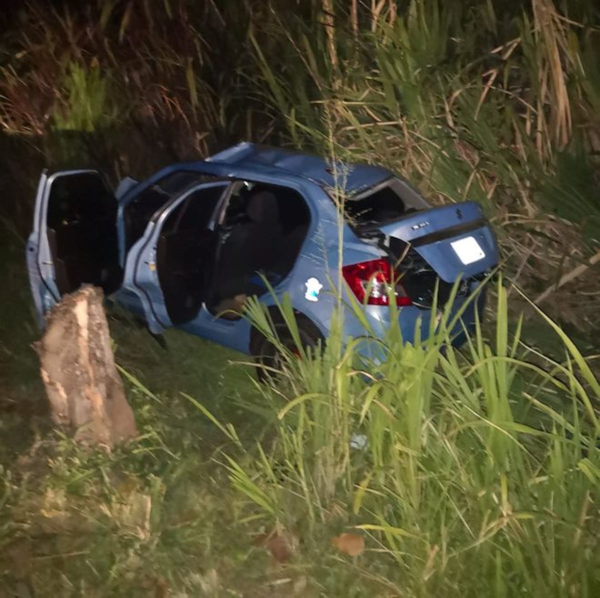 Aparatoroso accidente en la vía deja varios heridos.Precaución