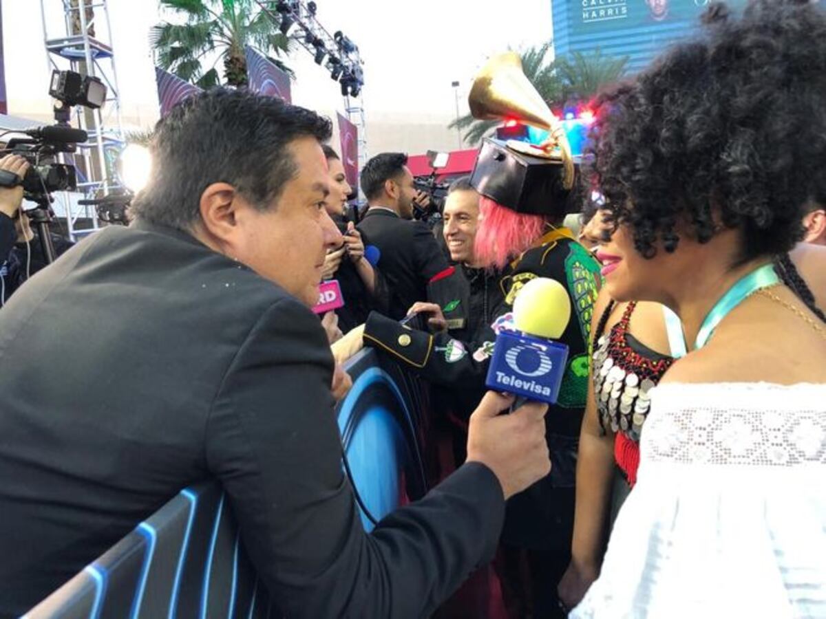 Panameños de Afrodisíaco revelan el secreto de su vestuario en los Grammys.