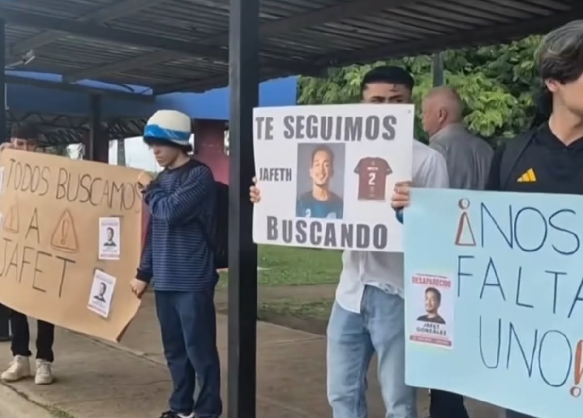 VIDEO | Madre de Jafeth González, joven desaparecido, ruega en medio de cadena humana: ‘Yo necesito a mi hijo en casa’