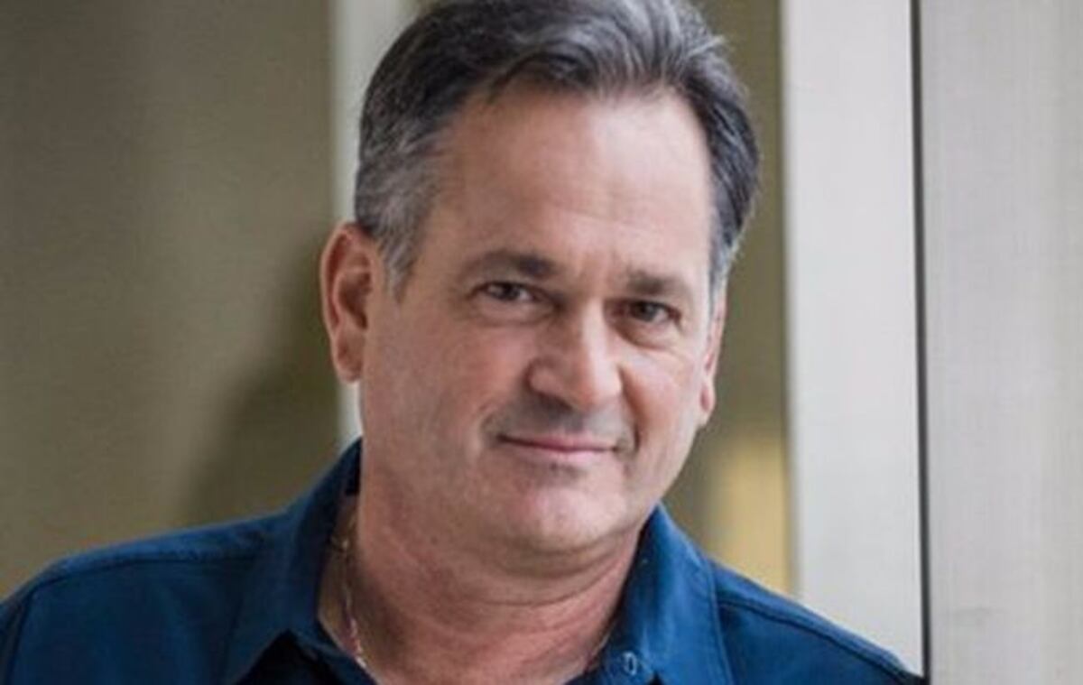 ¡SE FORMÓ! Se enfrascan en redes Raisa y Navarro