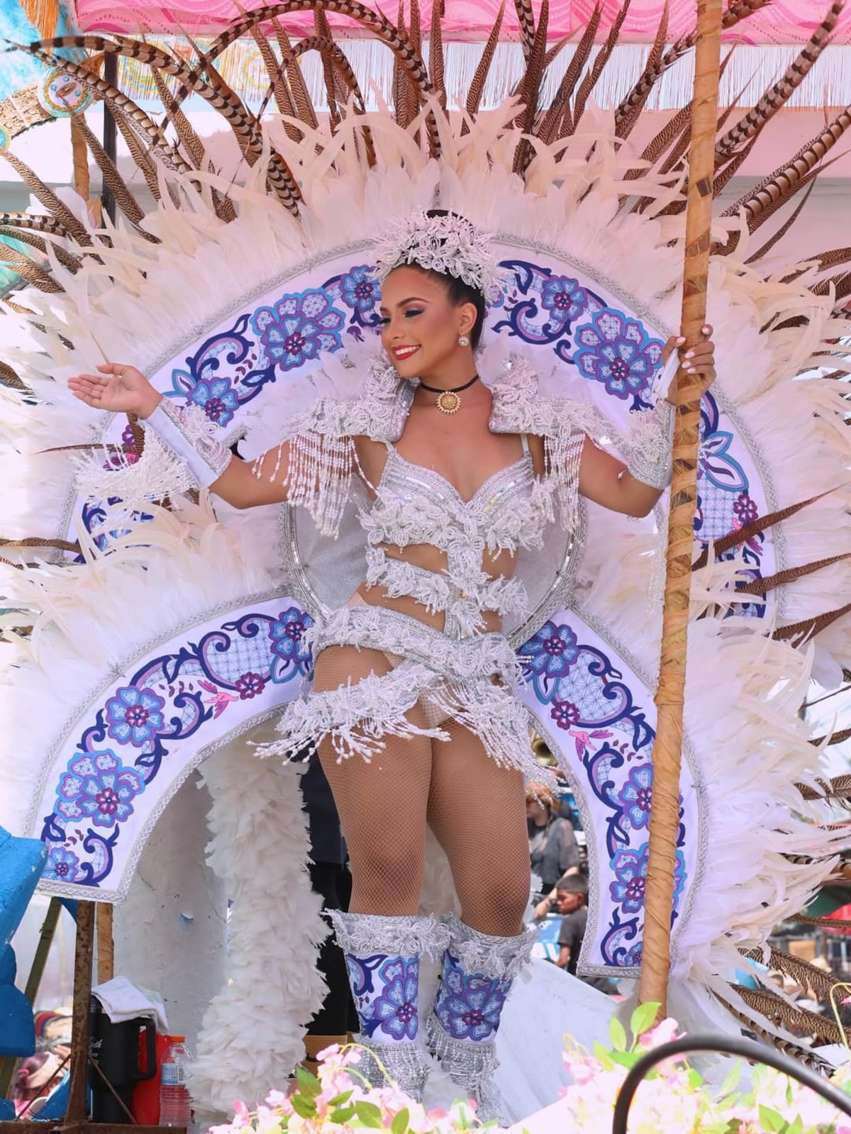 Reinas del interior del país deslumbran en el Carnaval 2026