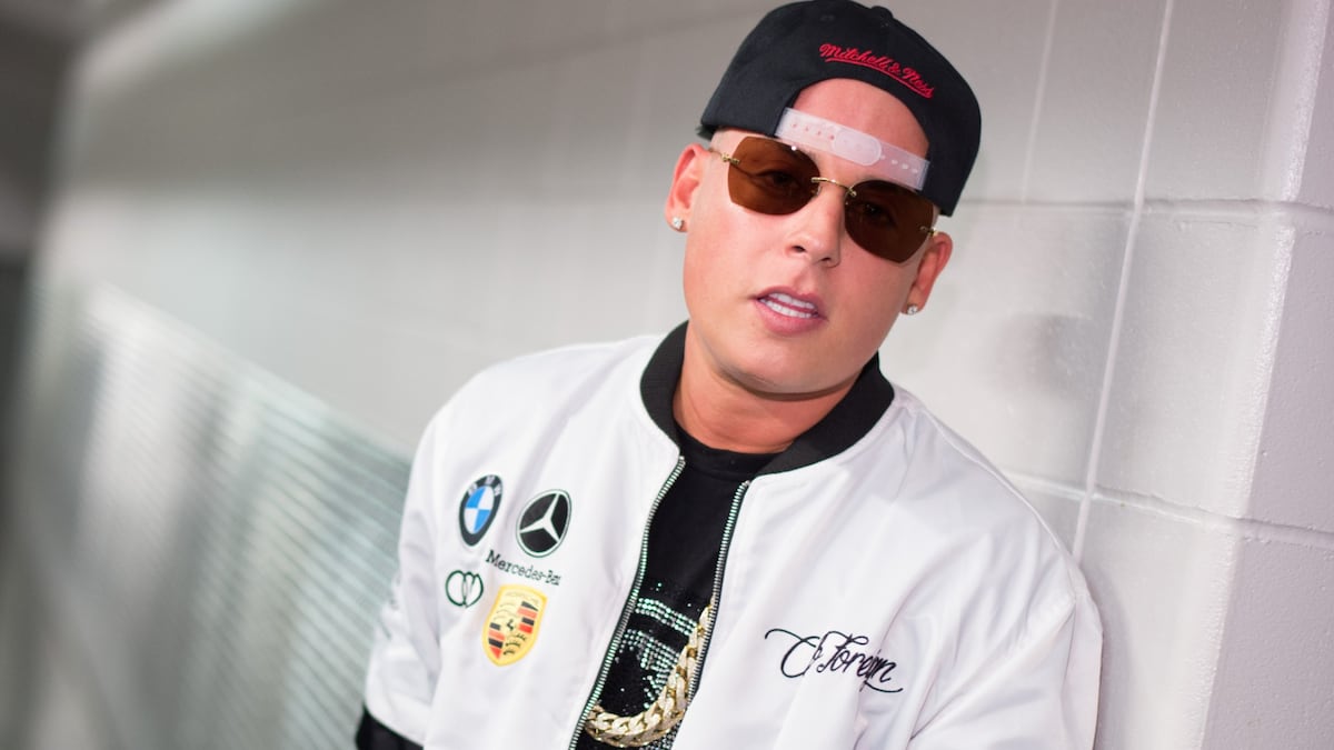 Conoce los 15 cargos que enfrenta el cantante ‘Cosculluela’
