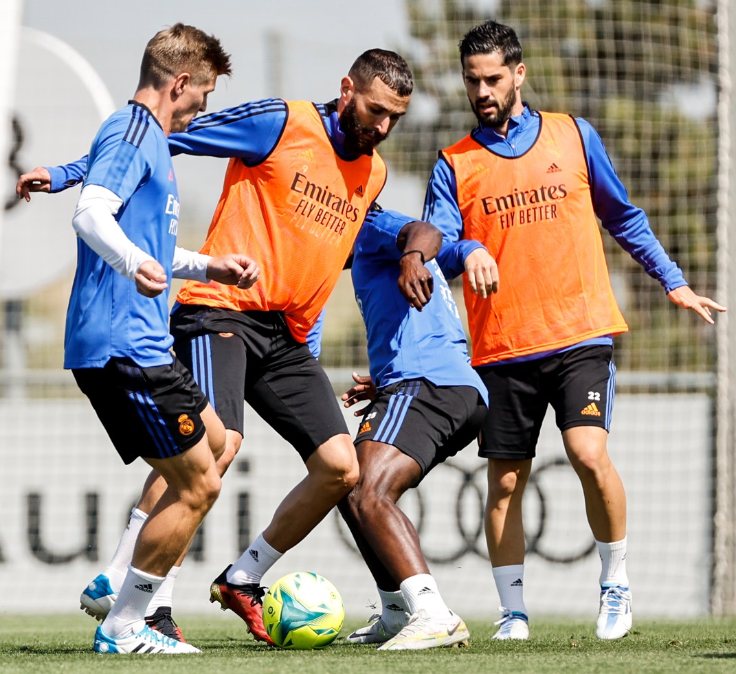 Benzema y el Real Madrid chocan ante Betis con la mente puesta en la final de la Liga de Campeones