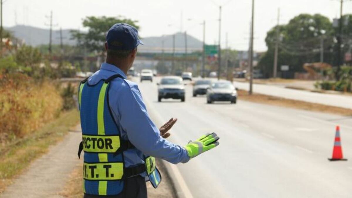Restringen permisos para traslado de carga de gran tamaño por desplazamiento masivo de vehículos