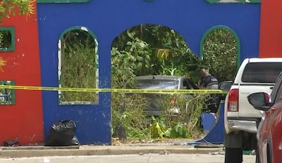 Por chifear las balas, carro termina en parque infantil en Teremar; hay un muerto