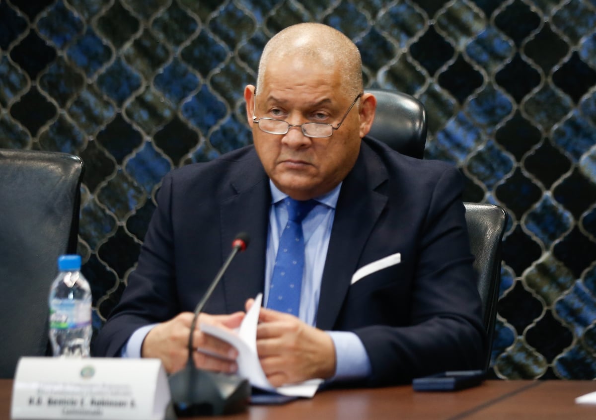 Etelvina bajo fuego: Benicio Robinson la defiende en medio de críticas por la gestión de la Unachi: ‘Es una tremenda universidad’