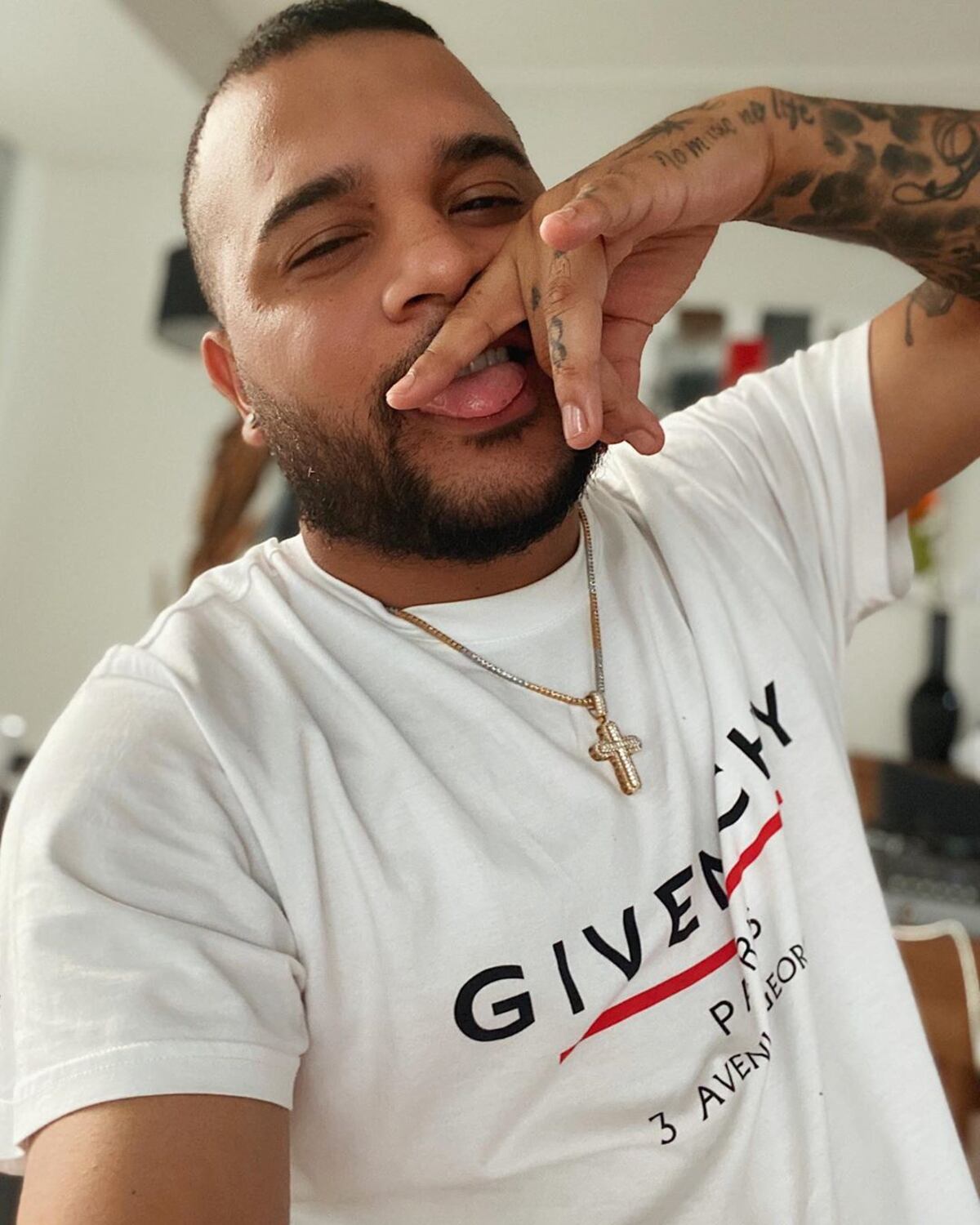 ‘Ayayai'. La manicura delata a Jacky Guzmán y al famoso productor Dímelo Flow +Pruebas