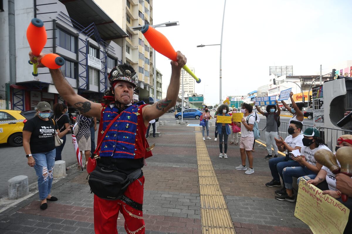 ‘El grupito de teatristas’ denuncia que el Ministro de Cultura se reúne con los que le conviene 