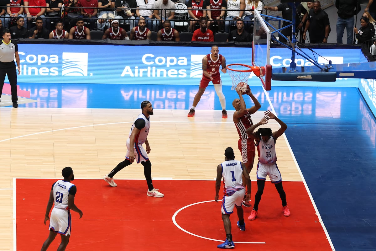 Oglivie lidera la victoria de Panamá sobre Cuba en un thriller por 84-81