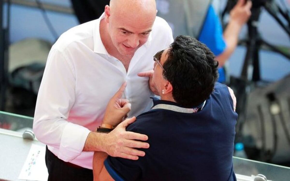 Maradona le pidió perdón a la FIFA y a los árbitros por sus acusaciones