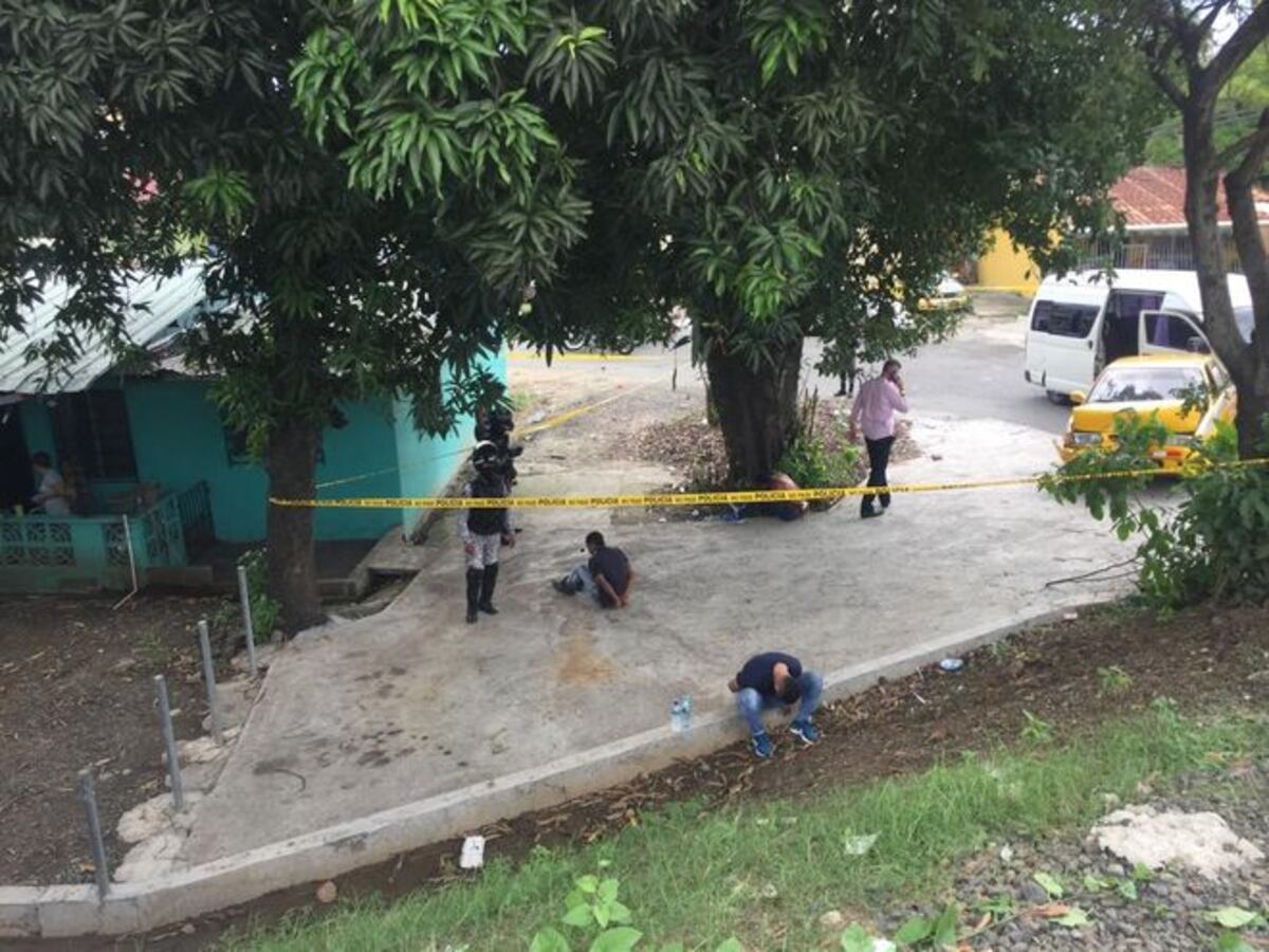 Intentan asaltar banco en Campo Limbergh.Tras tiroteo capturan a 4,pero...