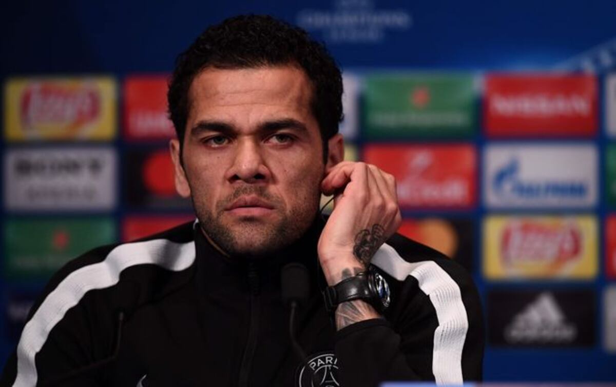 ¡CAE MAL! Dani Alves envía mensaje sobre la mediática muerte de futbolista 