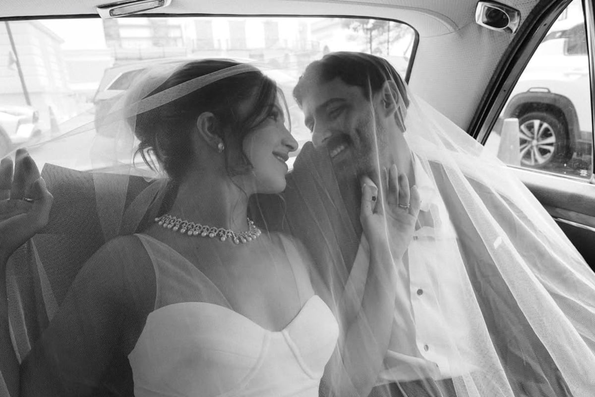 ¡Ya son marido y mujer! Valeria Rettally y Monchi sellan su amor en una boda llena de ternura