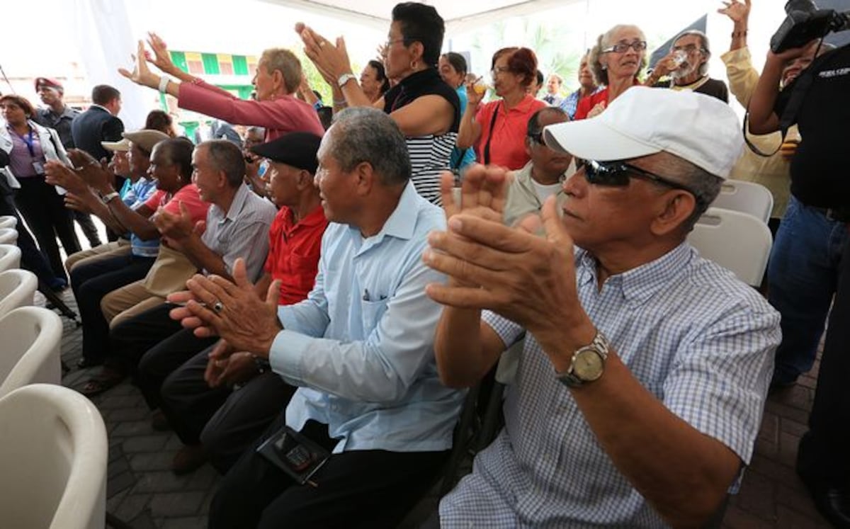 Gobierno aprueba pago por 366 millones para décimos adeudados por más de 40 años