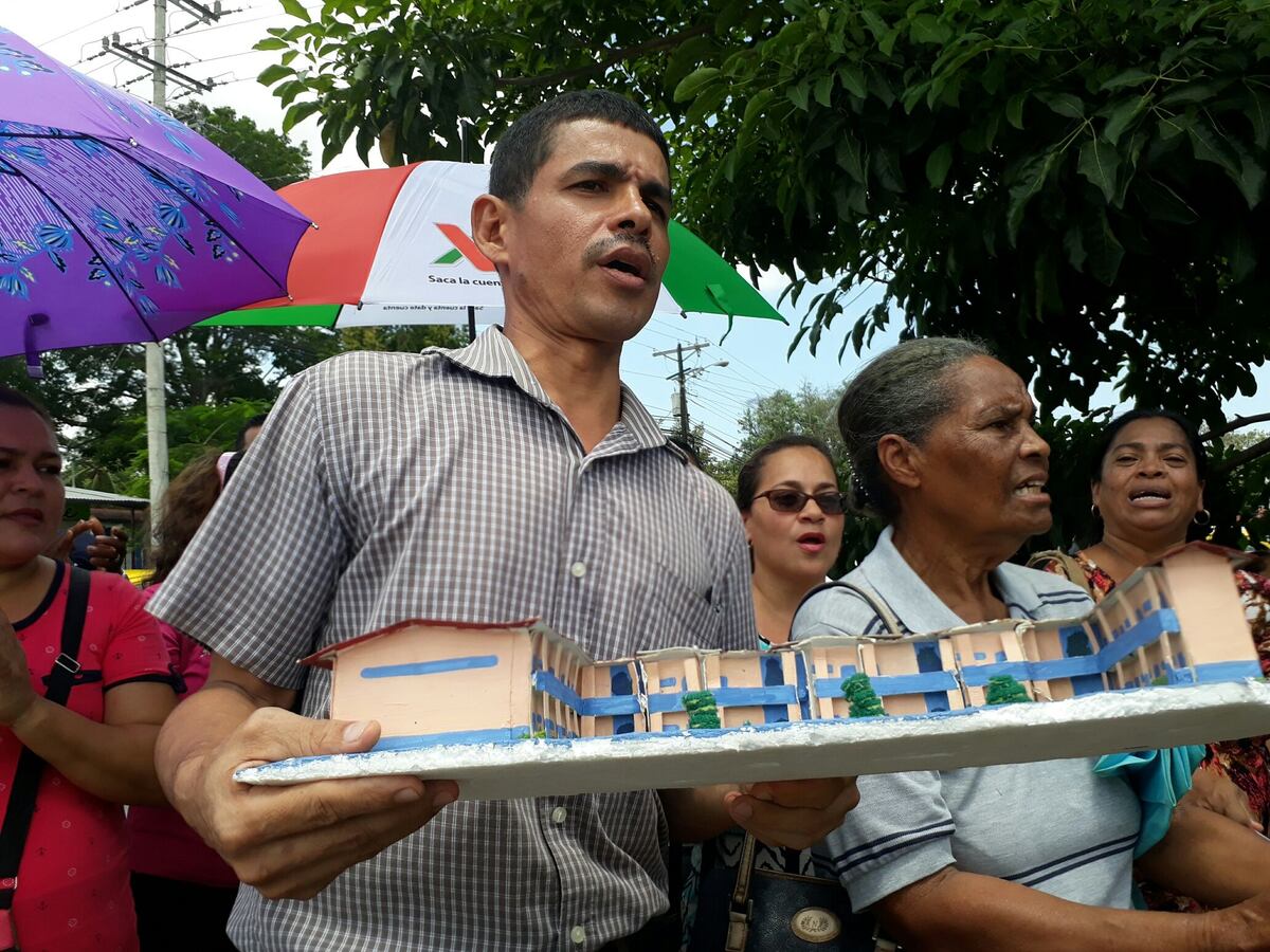 PROTESTAN. Exigen que se les de uso al presupuesto de la escuela Nuevo Arraiján 