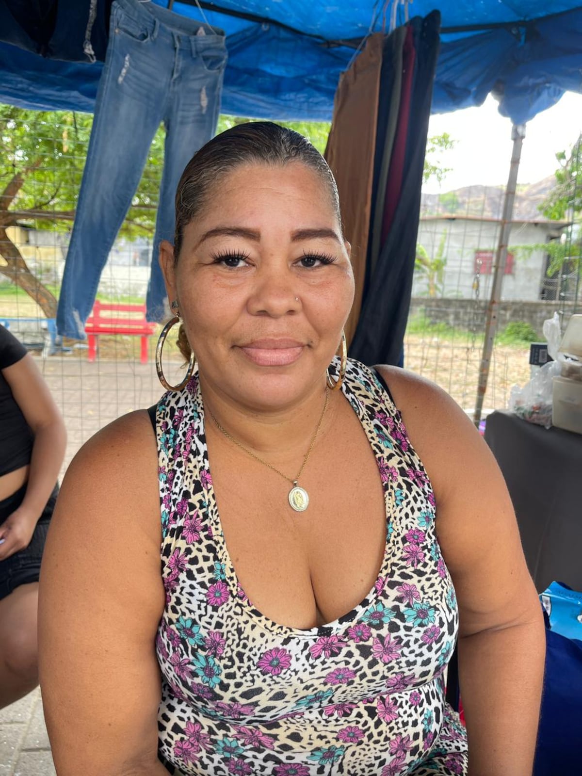 ‘Si tengo para las medicinas, no tengo para la comida’: el alza de la gasolina preocupa en las calles