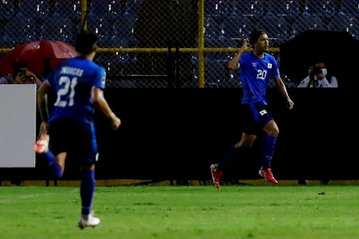 Dolorosa derrota. Panamá pierde su invicto en un encharcado Cuscatlán
