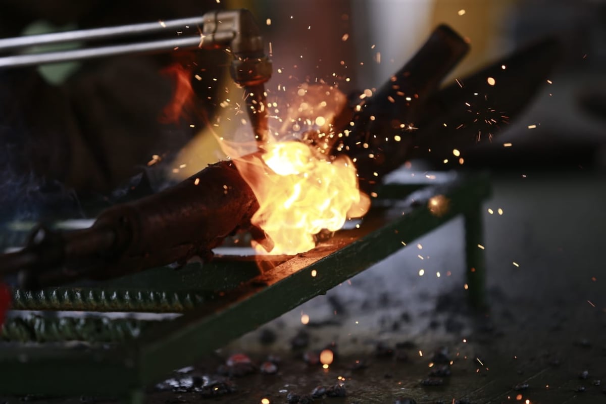 Estamentos de seguridad destruyen armas decomisadas en distintas diligencias. Video