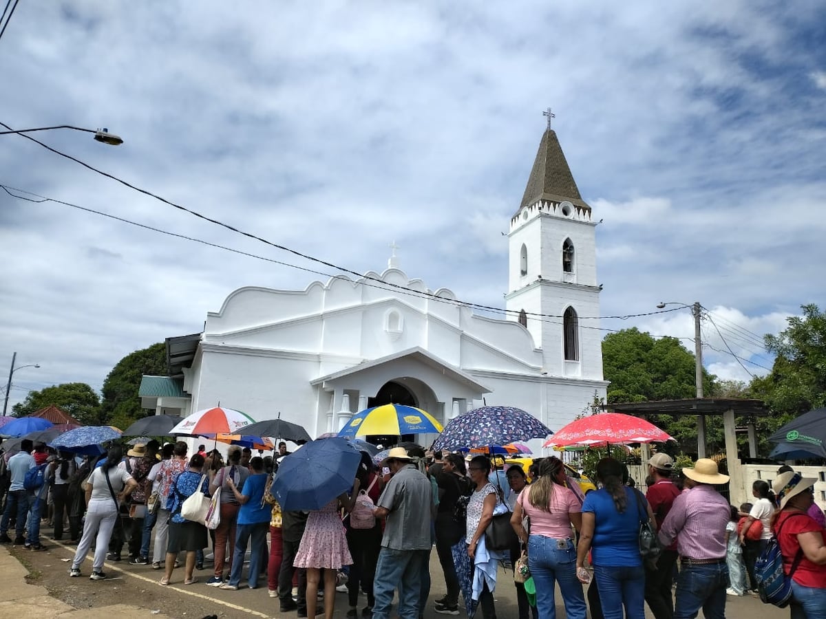 Multitudinaria romería al Cristo de los Milagros fortalece la fe en La Mesa