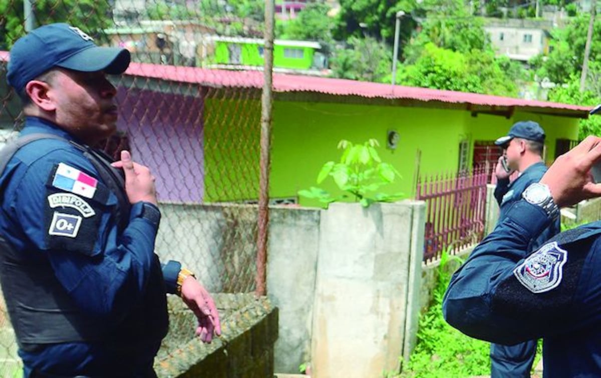 En un charco de sangre encontraron a joven con dos balazos en San Miguelito