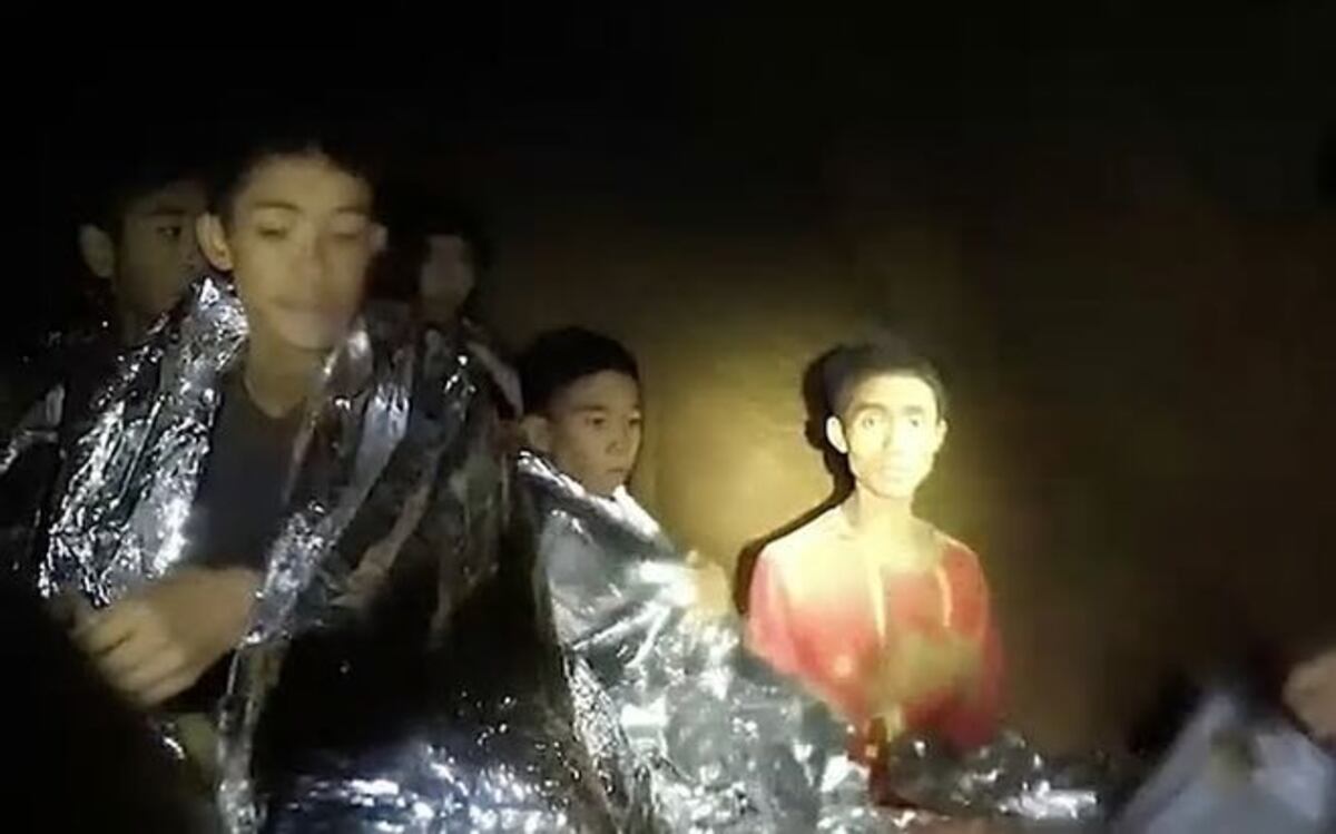 El adolescente atrapado en cueva de Tailandia que cumplió un papel muy especial 
