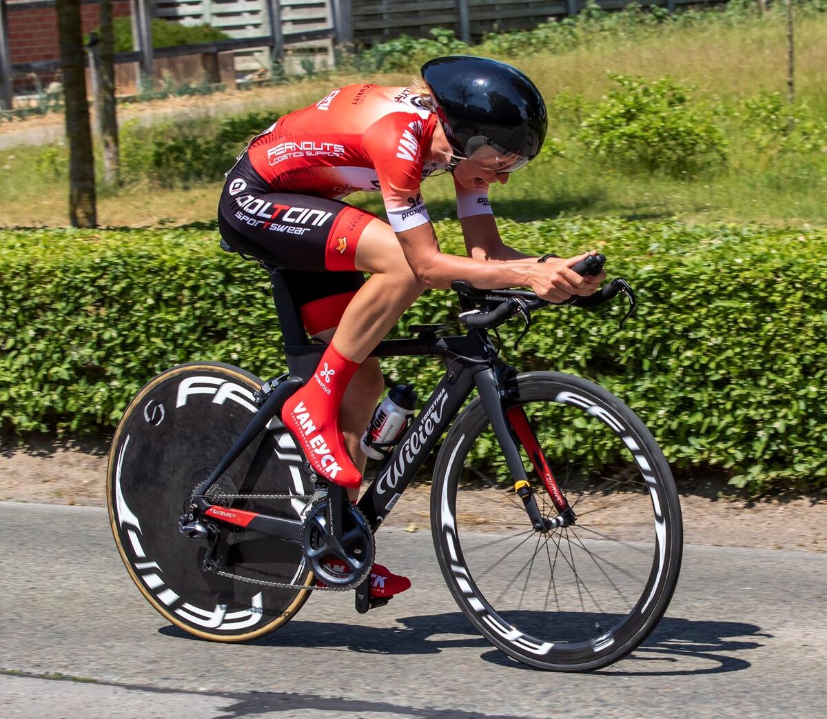 Suspenden por tres años a entrenador por acosar a ciclistas femeninas