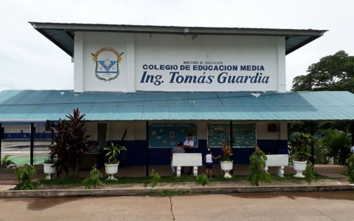 ¡LO GOLPEAN PARA ROBARLE! Estudiante de 16 años del Colegio Tomás Guardia