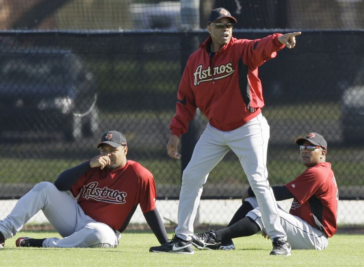 Detienen a Tejada por cheques sin fondos